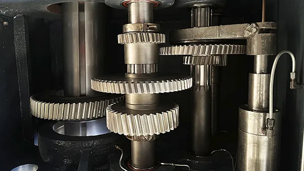 Double Gear Gap Eliminating Device
